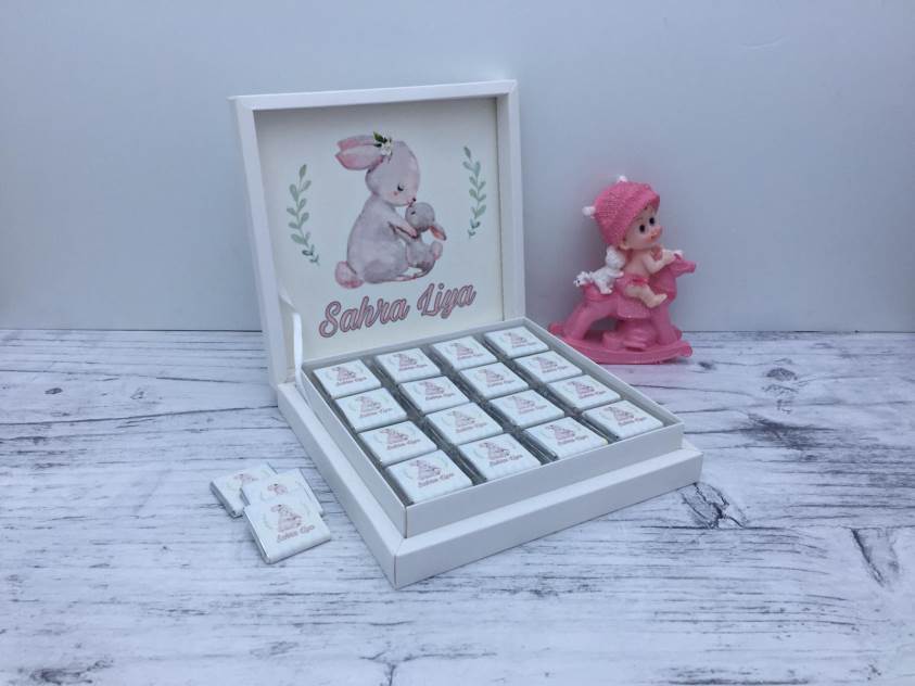 Kız Bebek Çikolatası- Kare Karton Kutu 48li -1005